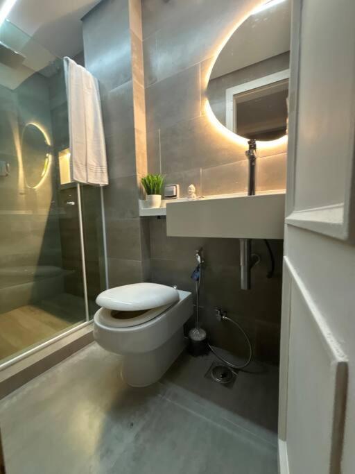 Apartamento Com Otima Localizacao Em Copa -ipanema *
